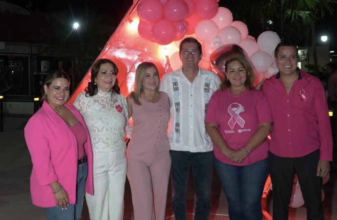 Matizado de rosa celebra Navojoa el Día Mundial de la Lucha contra el Cáncer de Mama