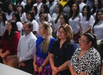 Ofrecen charla de concientización con el cáncer de mama