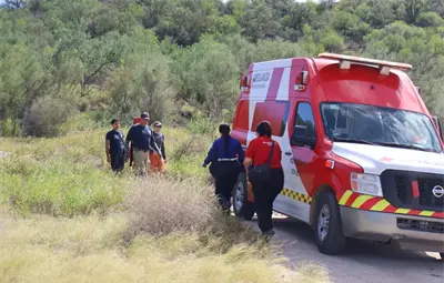 Auxilian a senderista con síntomas de deshidratación en el Cerro Bachoco de Hermosillo