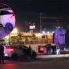 Choque entre tráiler y auto eléctrico provoca daños materiales al sur de Hermosillo