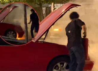 Conductor apaga incendio de su automóvil con extintor en el norte de Hermosillo