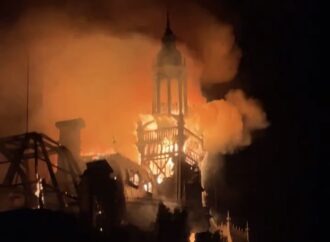 Francia vive una ola de protestas: miles salen a las calles y estallan disturbios