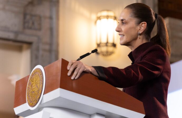 Sheinbaum apostará por inteligencia artificial para mejorar el abasto de medicamentos en México