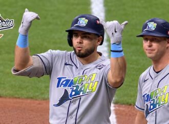 Brewers vencen a Rays en el Juego 1 de la Serie Mundial; Aranda batea de 3-3