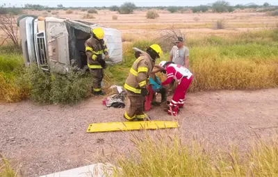 Accidente de camioneta de trabajadores deja cinco heridos en la costa de Hermosillo