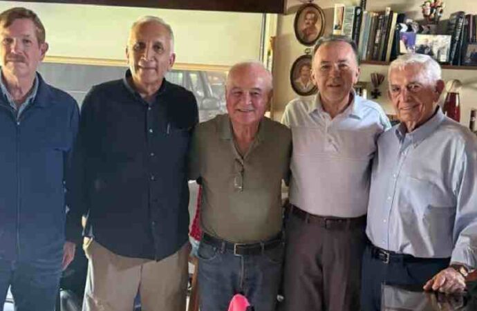 Expresan panistas respaldo a Ernesto Ruffo durante visita en Ensenada