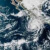 Huracán Trudy y frente frío 2 ponen en alerta a ocho estados por lluvias y fuertes vientos