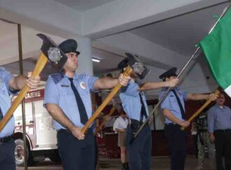Abanderan a la escolta del Departamento de Bomberos de Cajeme
