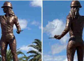 Causa polémica por sus proporciones escultura de la Mujer Minera en Caborca