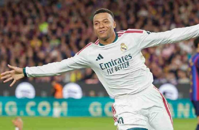 Real Madrid conquista el Camp Nou: Mbappé firma doblete y reaviva la lucha por la Liga