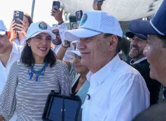 Durazo impulsa turismo en Sonora con hundimiento de exbuque en San Carlos