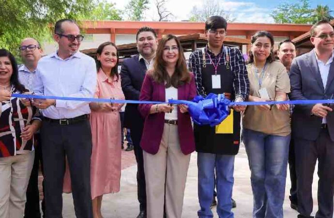 Inaugura Dena Camarena la plaza Búho Emprende