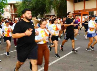 Más de 500 corredores participan en la carrera por el 84 aniversario de la Unison