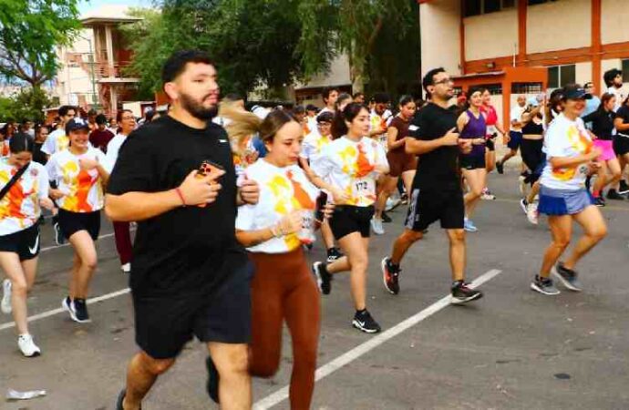 Más de 500 corredores participan en la carrera por el 84 aniversario de la Unison