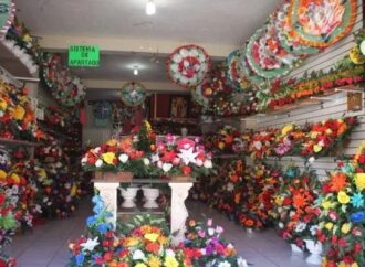 Mantienen comerciantes optimismo por ventas de Halloween y Día de Muertos