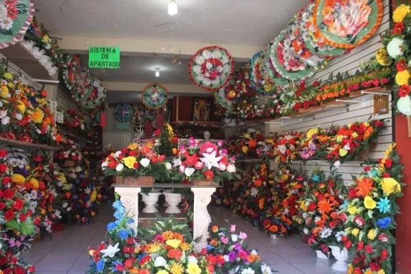 Mantienen comerciantes optimismo por ventas de Halloween y Día de Muertos