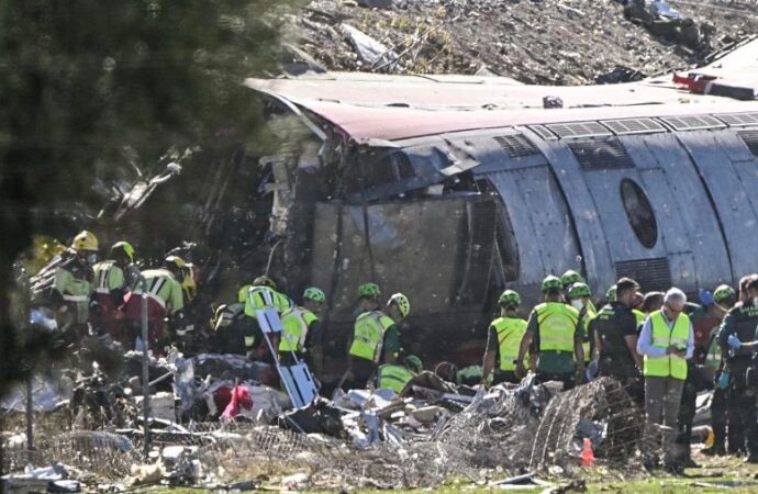 Tragedia ferroviaria en España: choque de trenes deja al menos 64 muertos y 80 heridos
